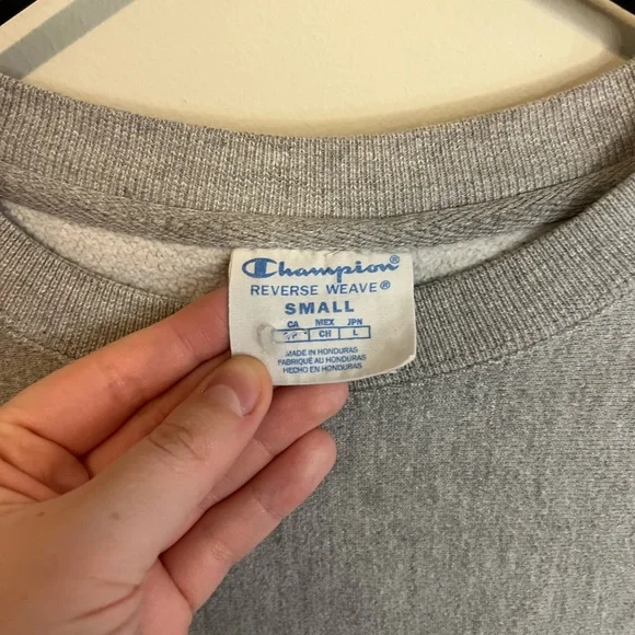 Champion Unisex Reverse Weave Gray Crewneck Sweater - Picture 7 of 7